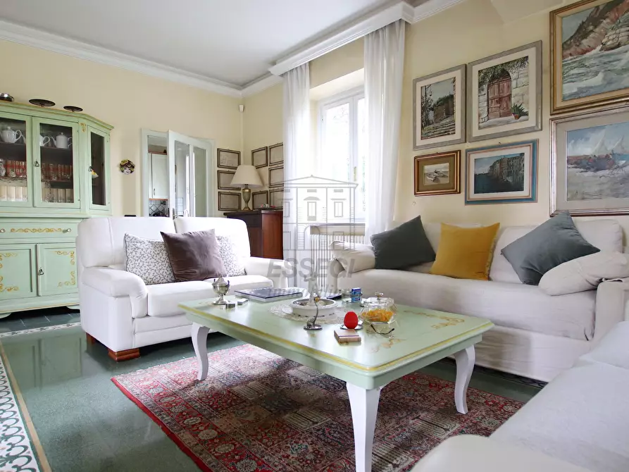 Immagine 12 di Villa in vendita  in Via dei Berti a Lucca