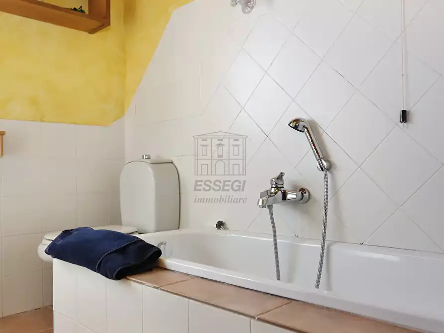 Immagine 8 di Rustico / casale in vendita  in Via di Mutigliano a Lucca