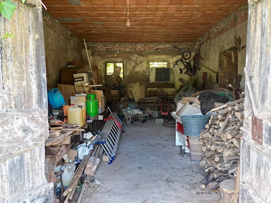 Immagine 10 di Rustico / casale in vendita  in Via del brennero 126 a Lucca