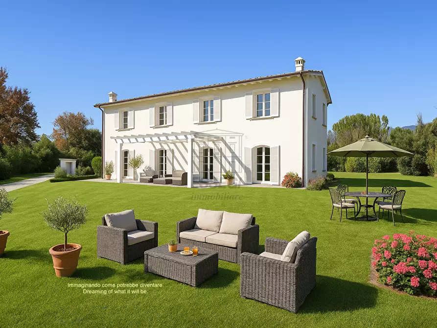 Immagine 1 di Villa in vendita  in Via Don Emilio Angeli a Lucca