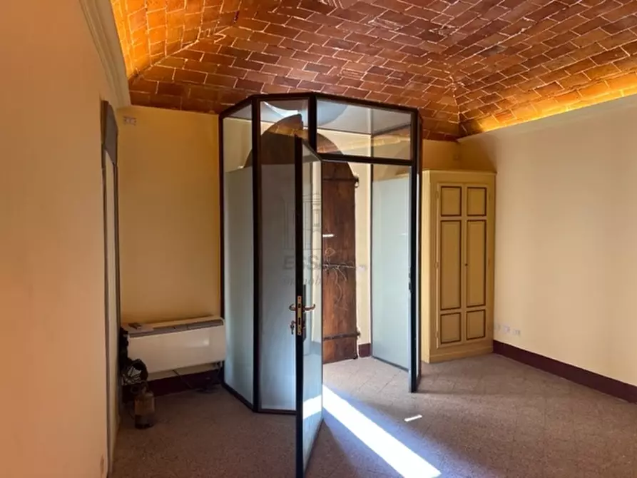 Immagine 16 di Locale commerciale in vendita  in Via Mordini a Lucca