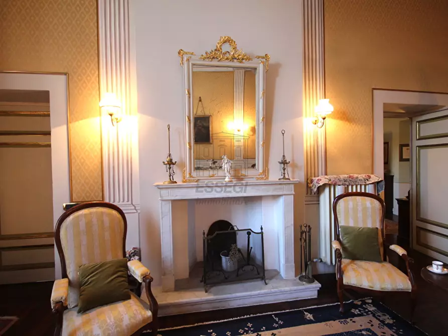 Immagine 7 di Appartamento in vendita  in piazza san frediano a Lucca