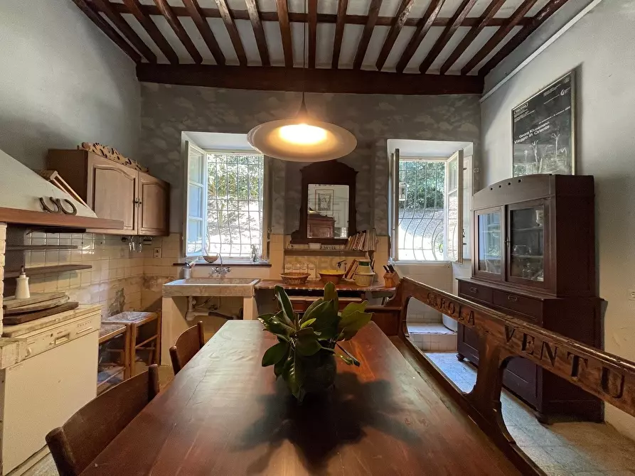 Immagine 9 di Villa in vendita  a Lucca