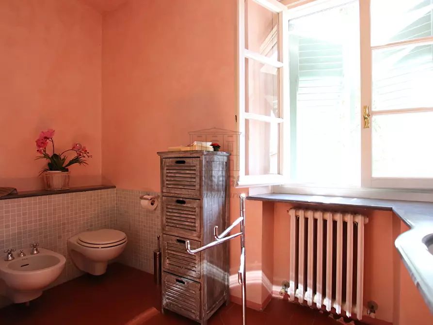 Immagine 54 di Villa in vendita  in Via di segromigno a Capannori