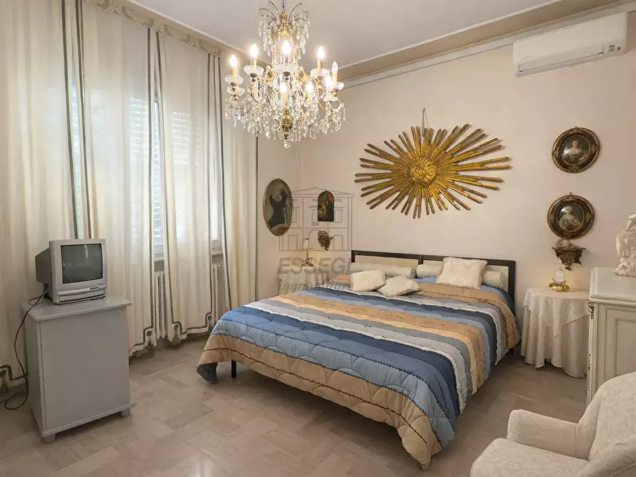 Immagine 12 di Villa in vendita  in Via Teresa Bandettini a Lucca