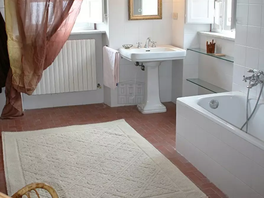 Immagine 24 di Rustico / casale in vendita  in Via di matraia a Lucca