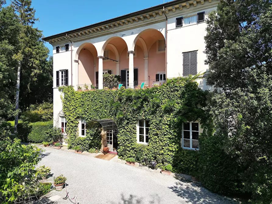 Immagine 2 di Albergo/B&B/Residence in vendita  in Via Nuova per Pisa a Lucca