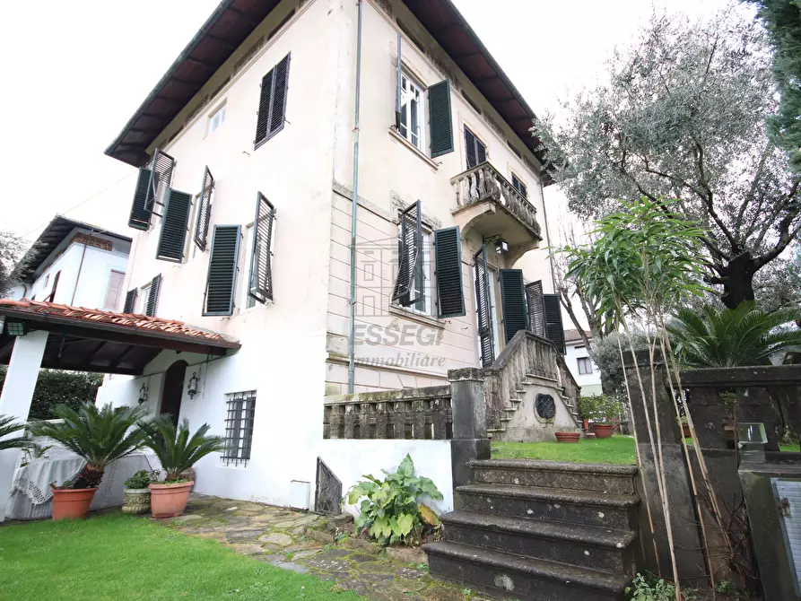 Immagine 8 di Villa in vendita  in Via Ludovica 56 a Lucca