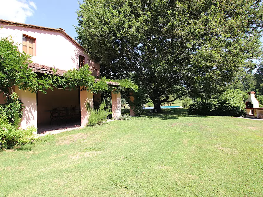 Immagine 7 di Rustico / casale in vendita  in Via della Chiesa di Gragnano a Lucca