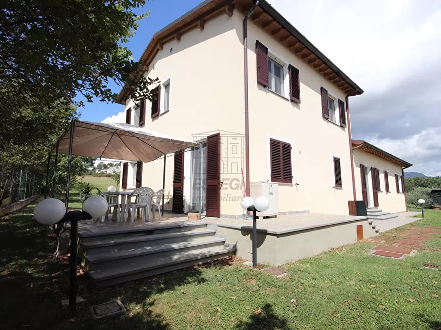 Immagine 1 di Villa in vendita  in Erta della Chiesa, Porcari 4 a Porcari