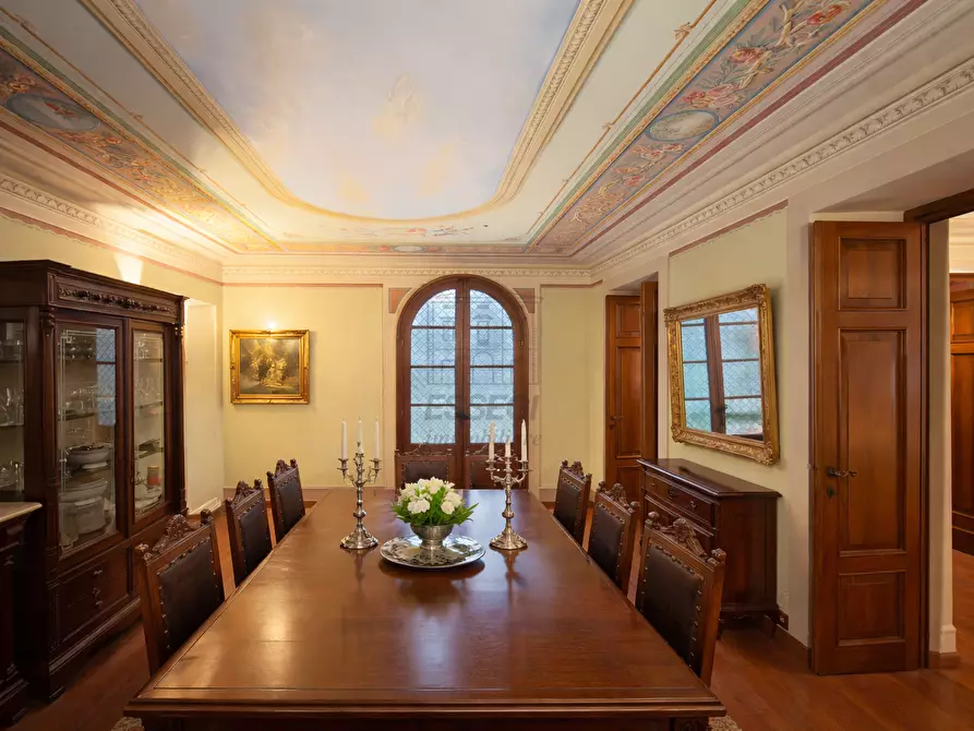 Immagine 1 di Appartamento in vendita  a Lucca