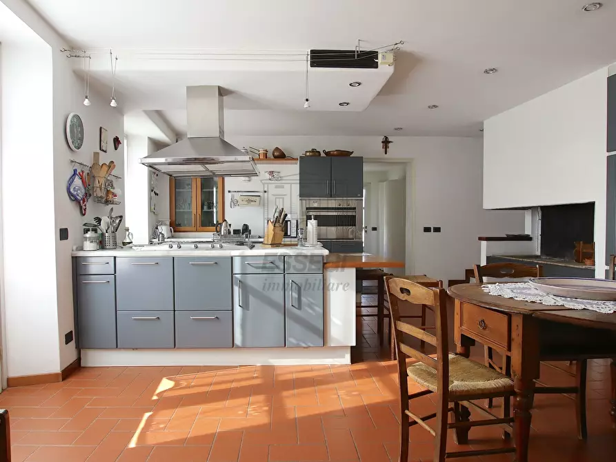 Immagine 9 di Villa in vendita  in Via del Cimitero di Ciciana a Lucca