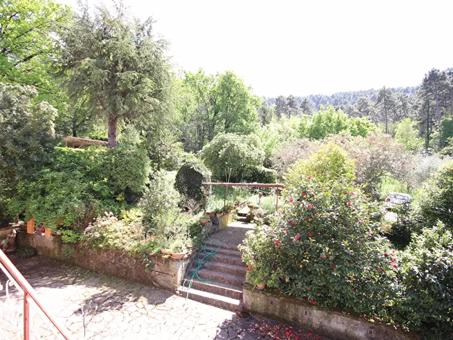 Immagine 3 di Villa in vendita  in Strada Comunale Generale Carlo Alberto dalla Chies 83 a Capannori