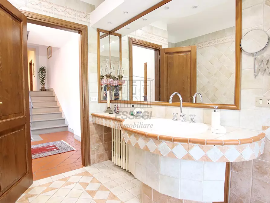 Immagine 26 di Rustico / casale in vendita  in Via Pieroni a Lucca