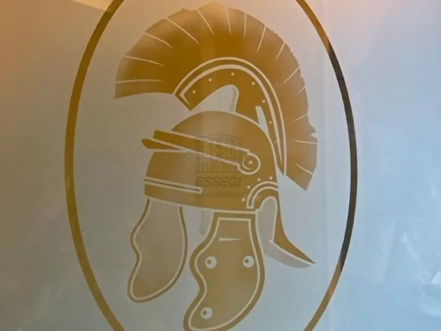 Immagine 15 di Locale commerciale in vendita  in Via Mordini a Lucca