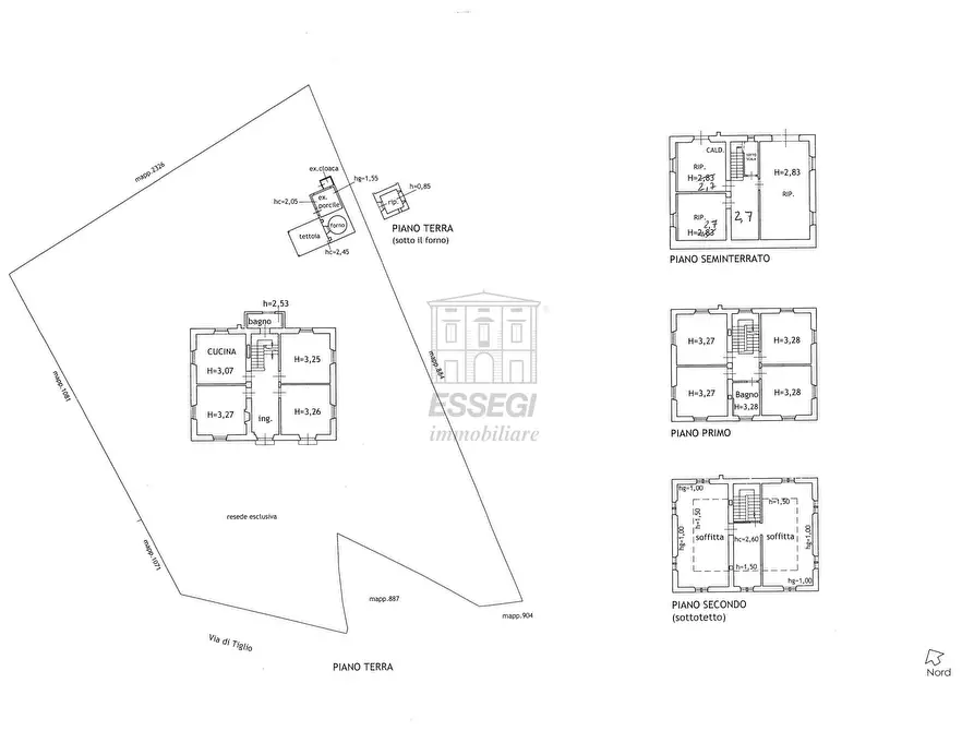 Immagine 33 di Villa in vendita  a Capannori