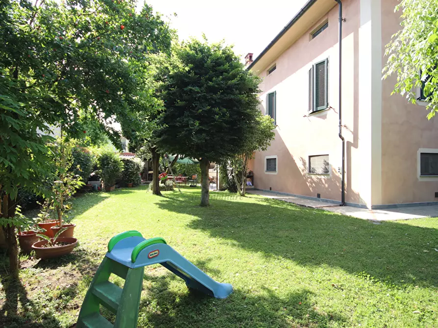 Immagine 2 di Villa in vendita  in Viale San Concordio 483 a Lucca