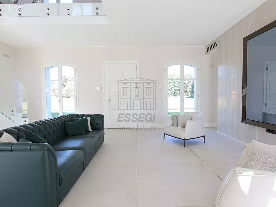 Immagine 8 di Villa in vendita  in Via Don Emilio Angeli a Lucca