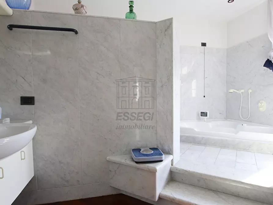 Immagine 37 di Villa in vendita  in Via del Cimitero di Ciciana a Lucca