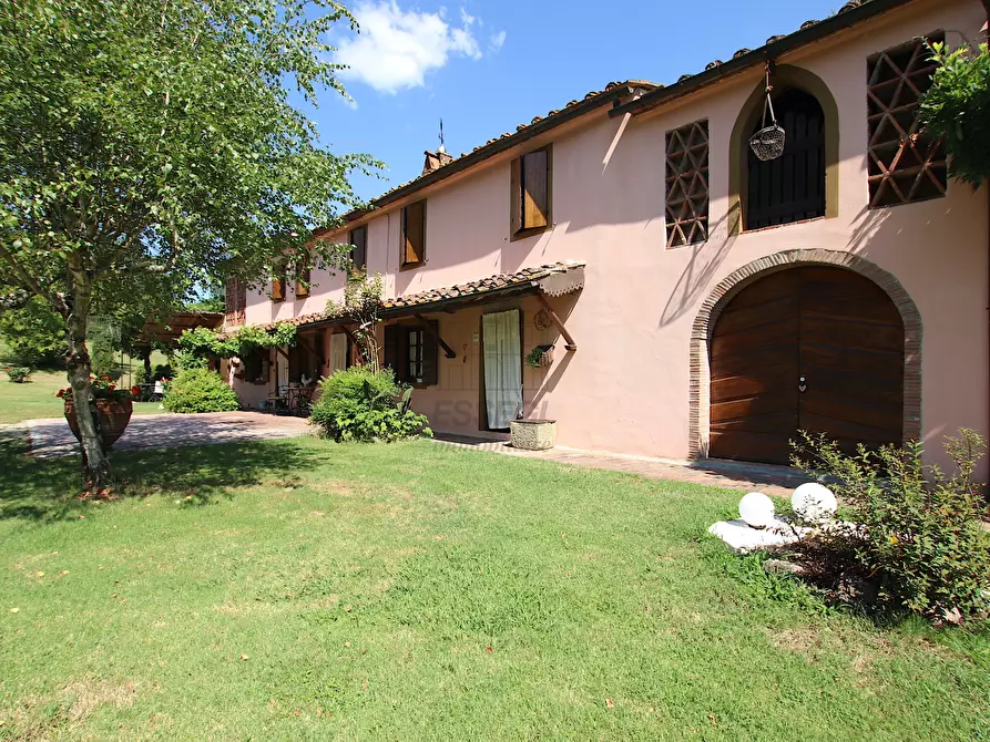 Immagine 8 di Rustico / casale in vendita  in Via della Chiesa di Gragnano a Lucca