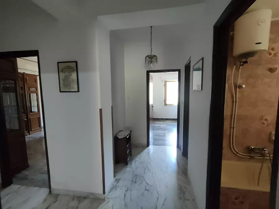 Immagine 8 di Trilocale in affitto  a Bova Marina