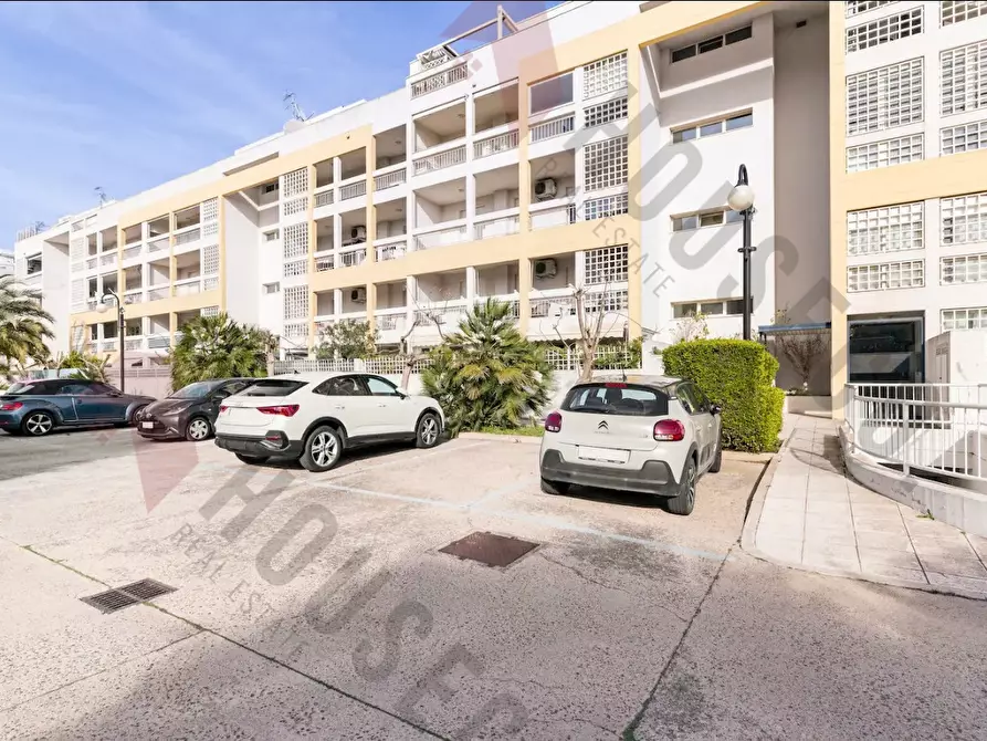 Immagine 1 di Appartamento in vendita  in Via Italia a Quartu Sant'elena