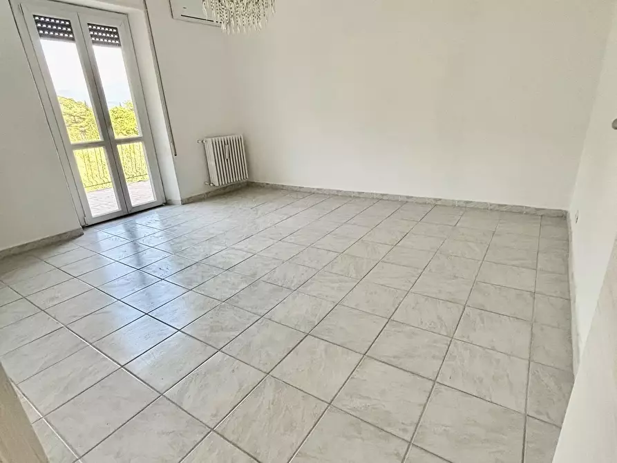 Immagine 9 di Casa semindipendente in vendita  a Ameglia