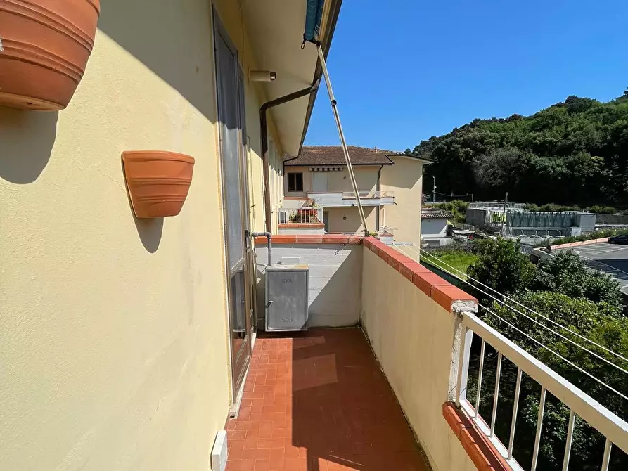 Immagine 9 di Bilocale in vendita  a Ameglia