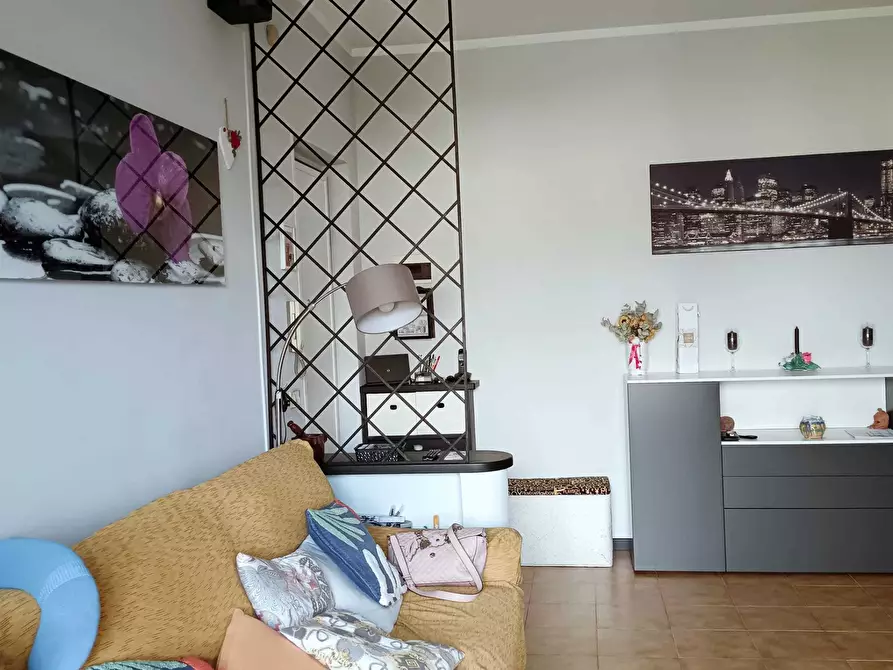 Immagine 5 di Pentalocale in vendita  a Ortonovo