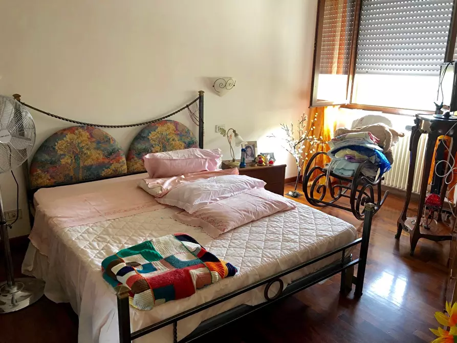 Immagine 6 di Bilocale in vendita  a Sarzana