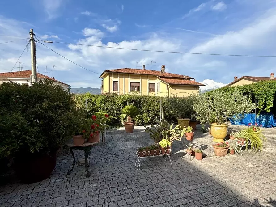 Immagine 10 di Casa semindipendente in vendita  a Ameglia