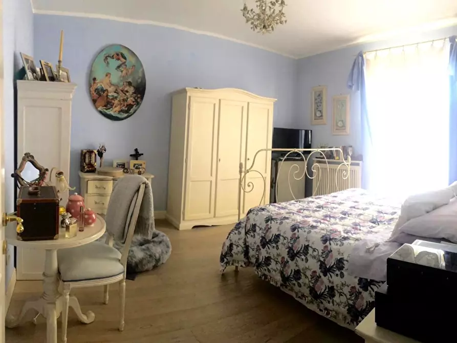 Immagine 11 di Villa in vendita  a Sarzana