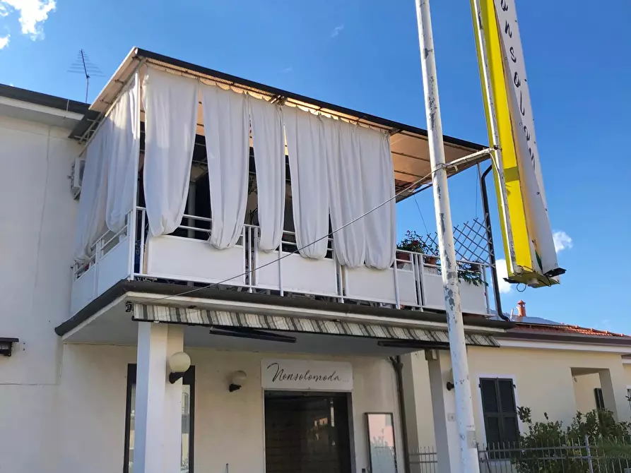 Immagine 12 di Porzione di casa in vendita  a Ameglia