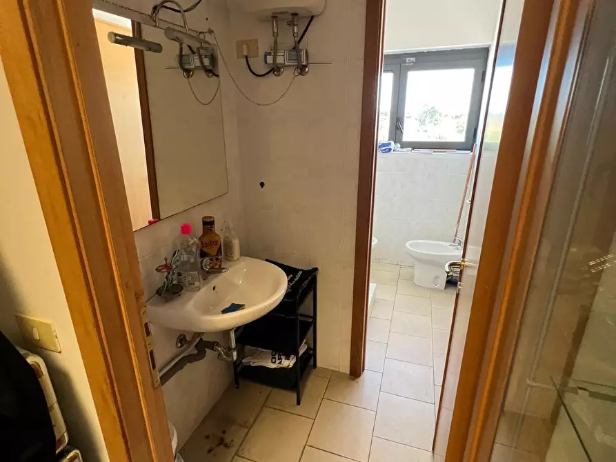 Immagine 6 di Ufficio in vendita  a Sarzana