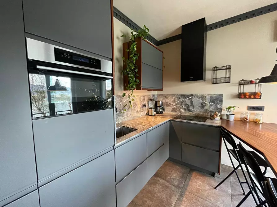 Immagine 7 di Casa indipendente in vendita  a Ameglia