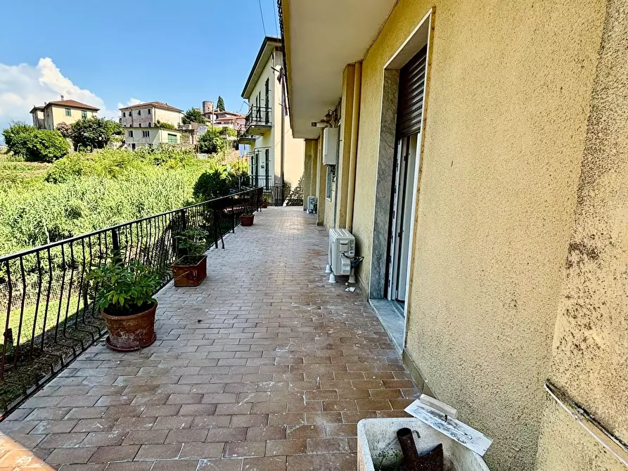 Immagine 12 di Casa semindipendente in vendita  a Ameglia
