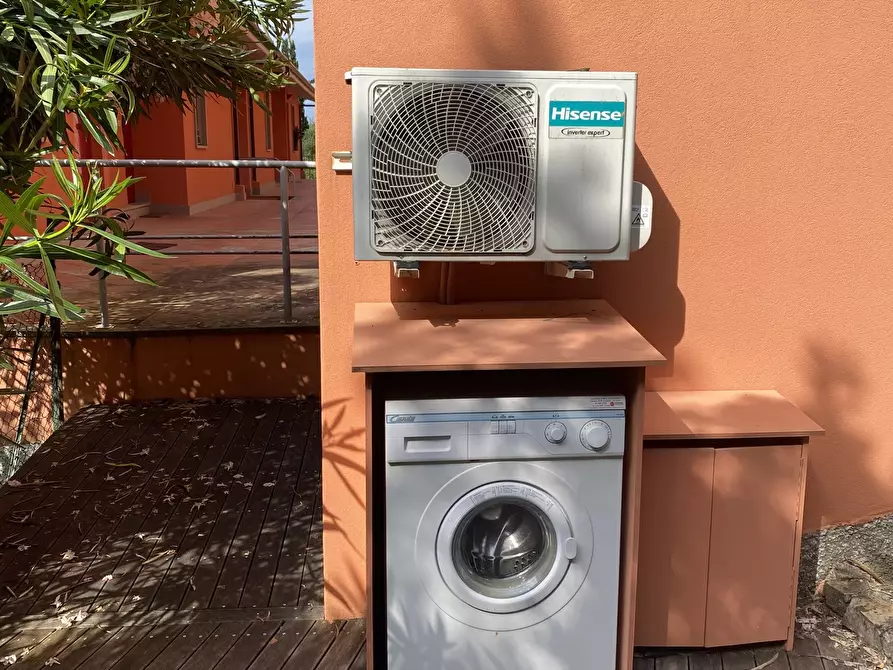 Immagine 10 di Trilocale in vendita  a Lerici