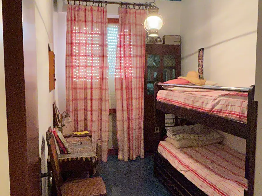 Immagine 15 di Quadrilocale in vendita  a Carrara