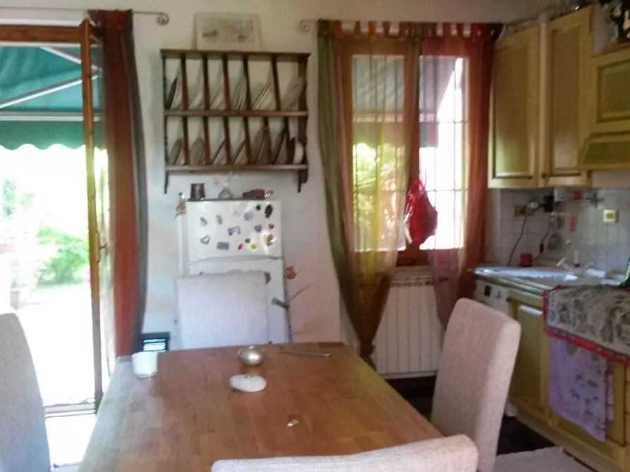 Immagine 3 di Casa semindipendente in vendita  a Ameglia