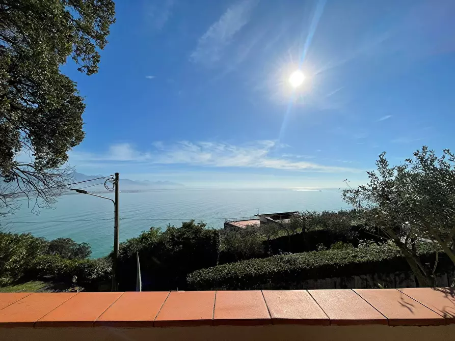 Immagine 5 di Trilocale in vendita  in Strada Punta Bianca 2 a Ameglia