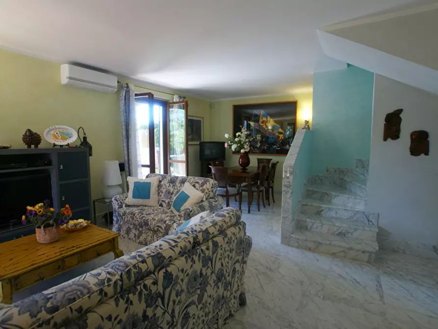 Immagine 8 di Casa semindipendente in vendita  a Castelnuovo Magra