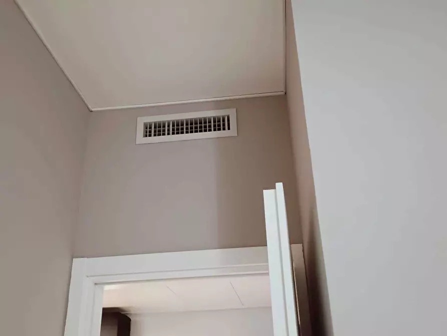 Immagine 16 di Pentalocale in vendita  a Ortonovo