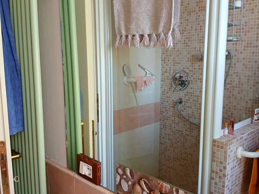 Immagine 8 di Appartamento in vendita  a La Spezia