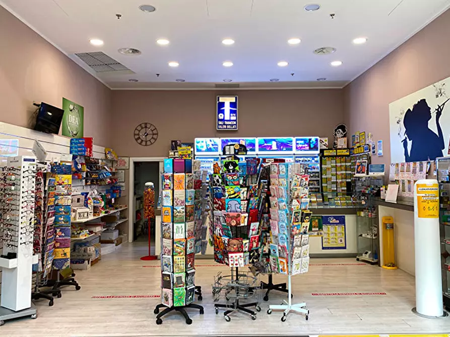 Immagine 2 di Tabaccheria in vendita  in via rossi a Sarzana