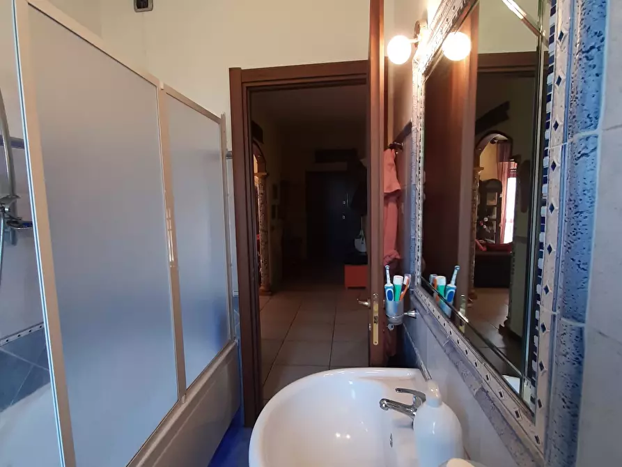 Immagine 13 di Casa semindipendente in vendita  a Ortonovo