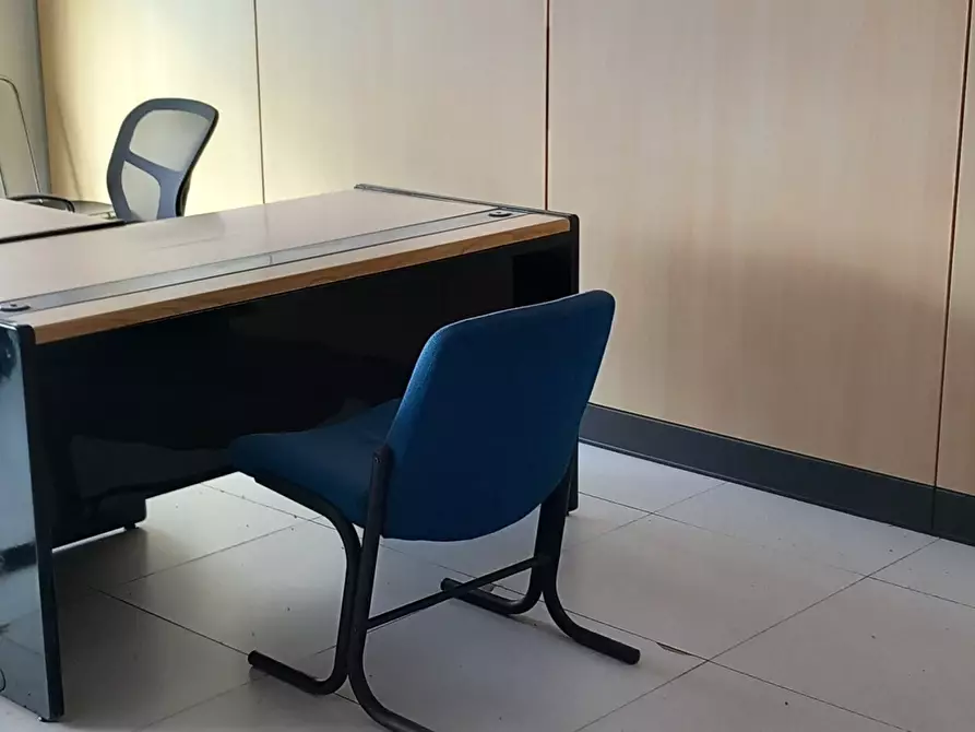 Immagine 10 di Ufficio in affitto  in Strada Statale 1 a Sarzana