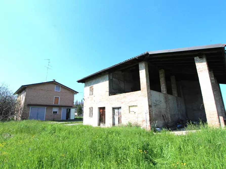 Immagine 12 di Porzione di casa in vendita  in Viale M. di Canossa a Valsamoggia