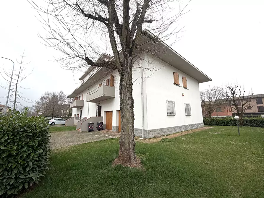 Immagine 1 di Porzione di casa in vendita  a Valsamoggia