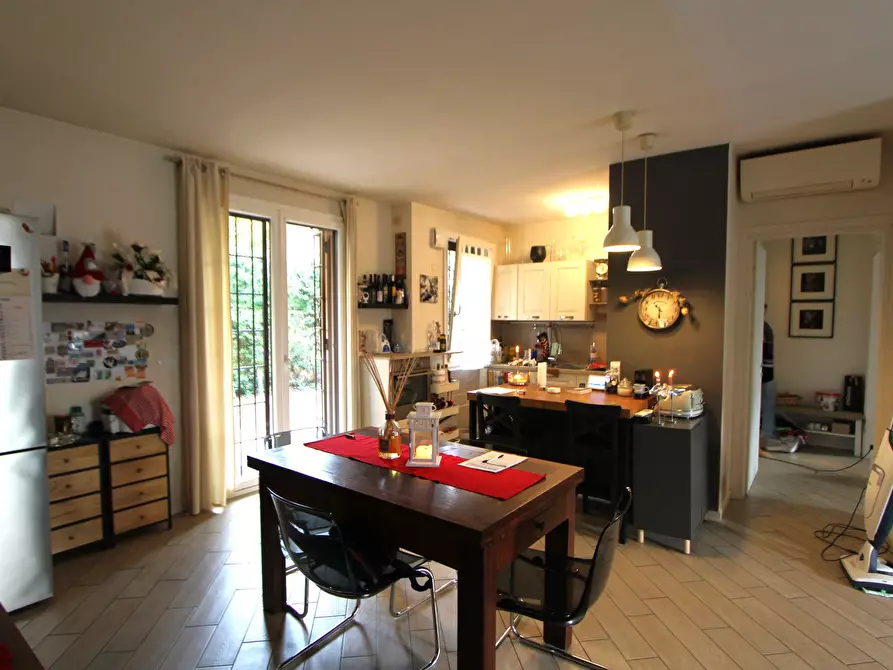 Immagine 6 di Appartamento in vendita  in Via E. Carnevali a Valsamoggia