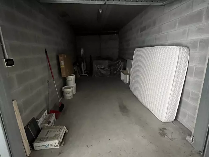 Immagine 1 di Garage in vendita  in Via Castelfranco a Valsamoggia